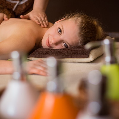 Aromatherapy Massage with aromatic oils and herbal heat packs