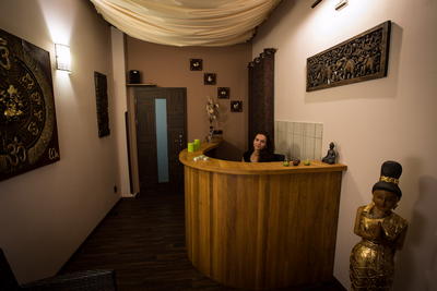 Salon front desk